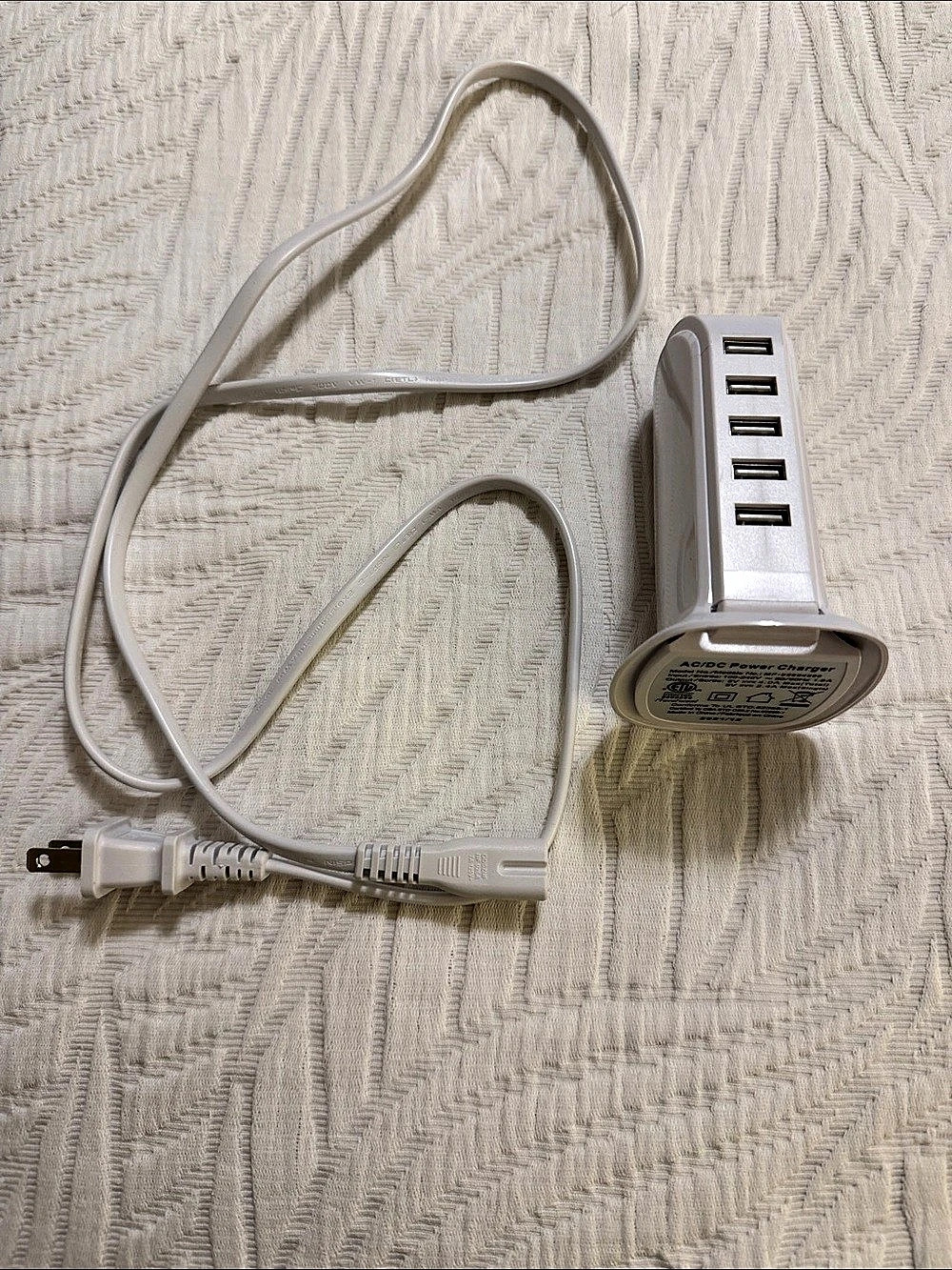 Moveforest MF-0504000 AC/DC Power Charger White